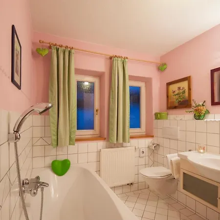 Hannas Alpengruss & Διαμέρισμα Ζέεφελντ