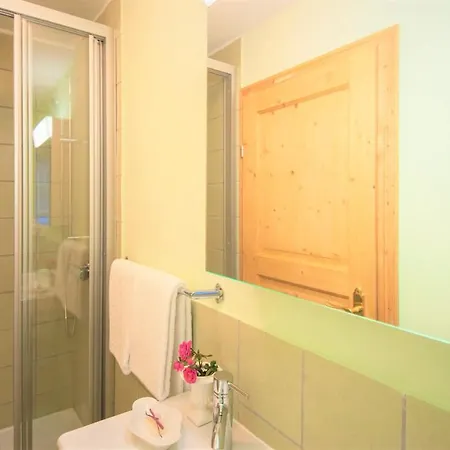 Hannas Alpengruss & Διαμέρισμα Ζέεφελντ