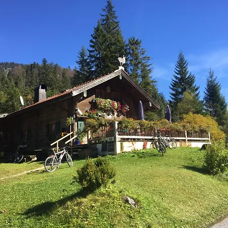 Hannas Alpengruss & זיפלד אין טירול