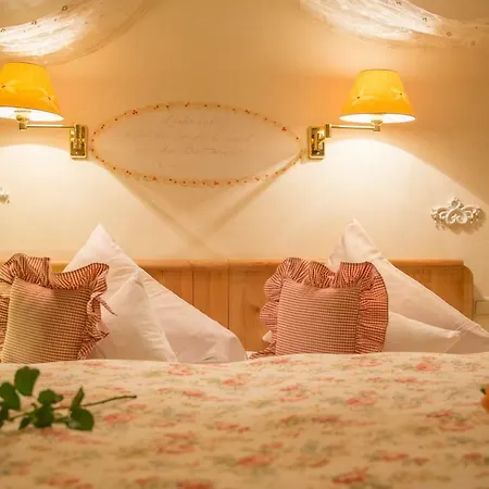 Hannas Alpengruss & Διαμέρισμα Ζέεφελντ