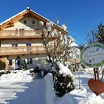 Hannas Alpengruss & *