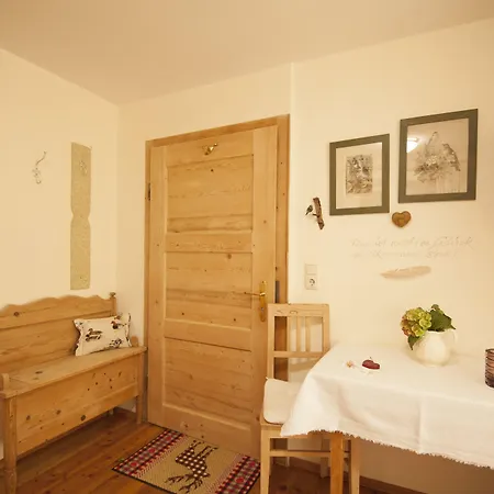 Hannas Alpengruss & *